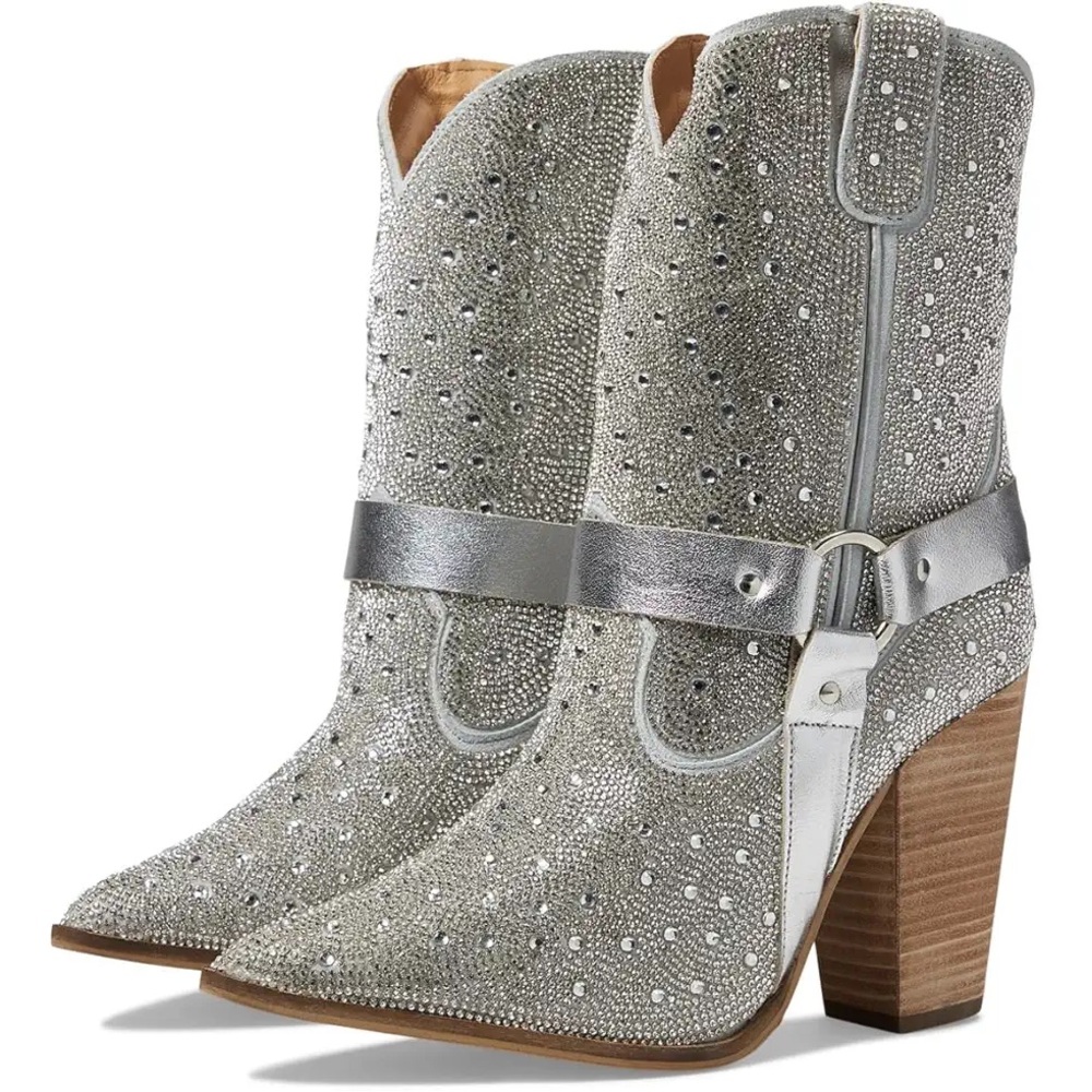 NWT Crown Jewel Dingo Rhinestone Booties Size 10